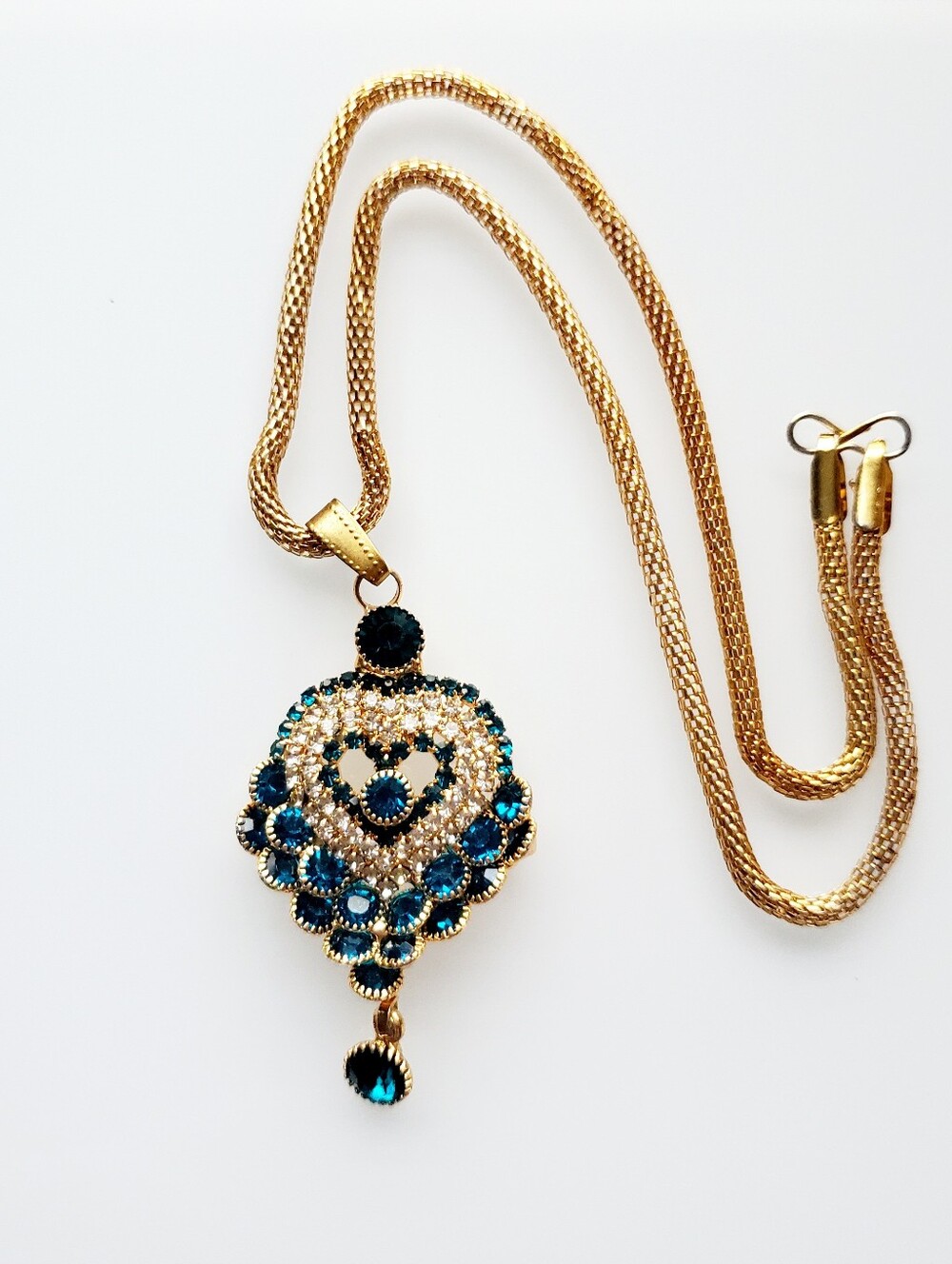 Rhinestone Heart Pendant Necklace Gold Mesh Chain Teal & White Promged Stones